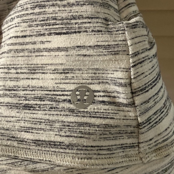 Lululemon Gray Heather Ruched Long Sleeve Tee - Picture 3 of 9